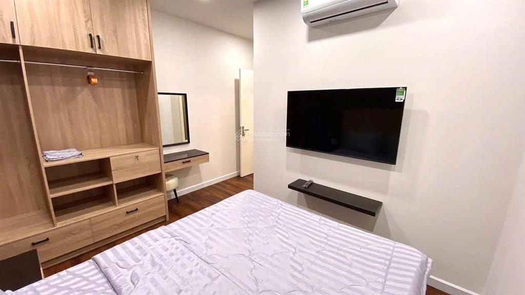 Căn hộ 2pn/1pn cao cấp gần vc dân chủ, quận 3