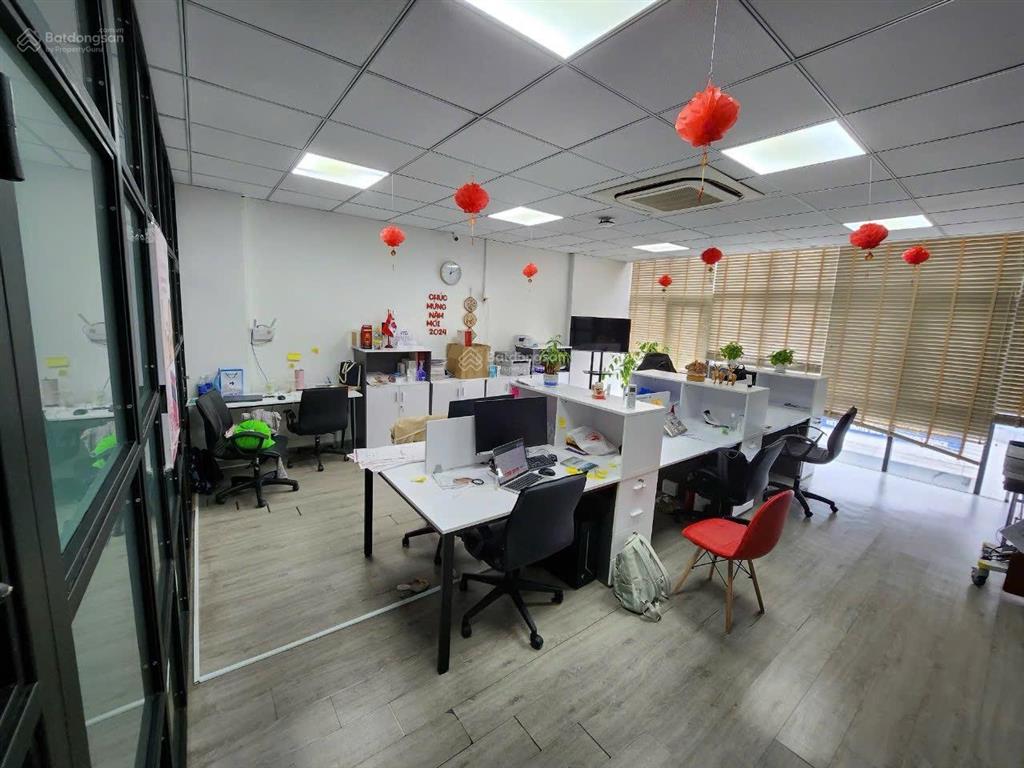 Cho thuê nhà nguyên căn đường sư vạn hạnh, phường 12, quận 10! (1000m2) h + t + 6l (120 triệu)