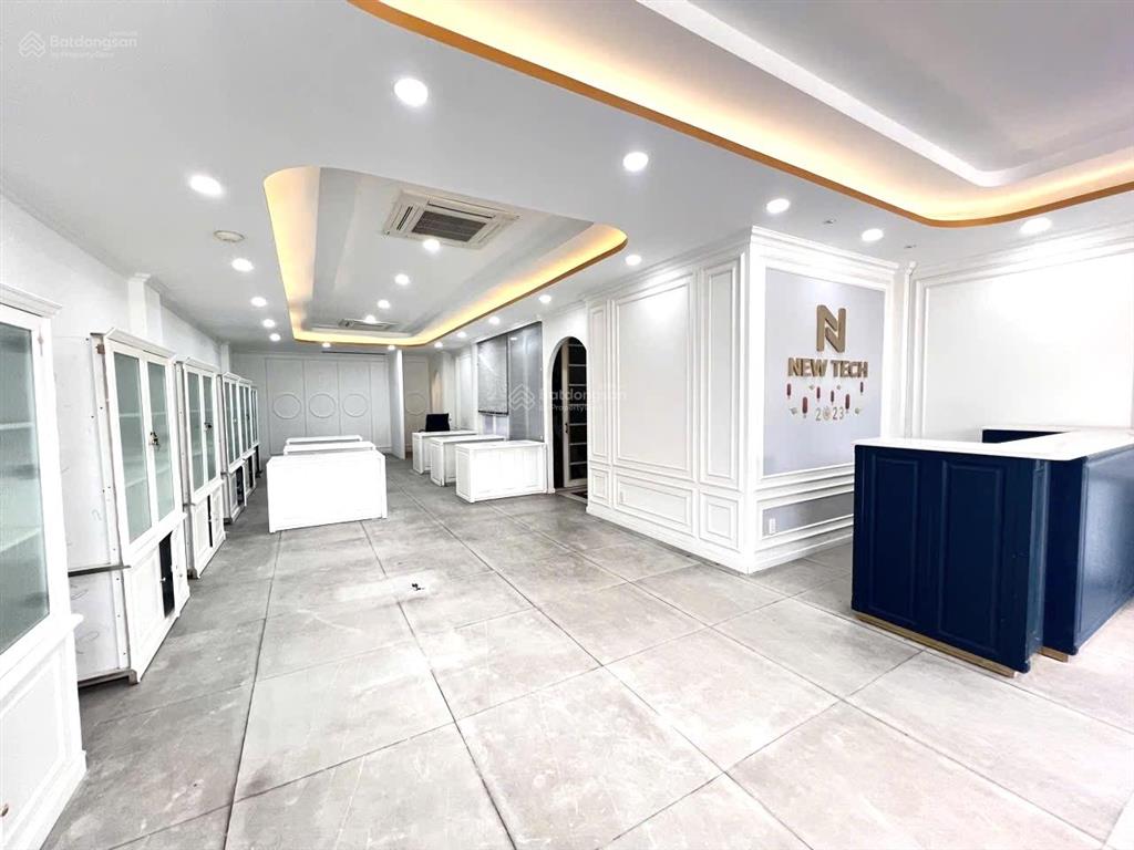Cho thuê nhà! đường ba tháng hai, phường 10, quận 10! (7x25m)