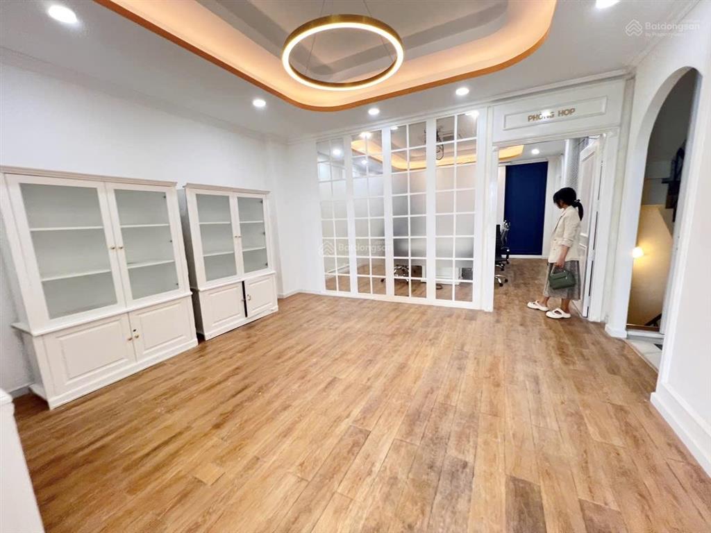 Cho thuê nhà! đường ba tháng hai, phường 10, quận 10! (7x25m)