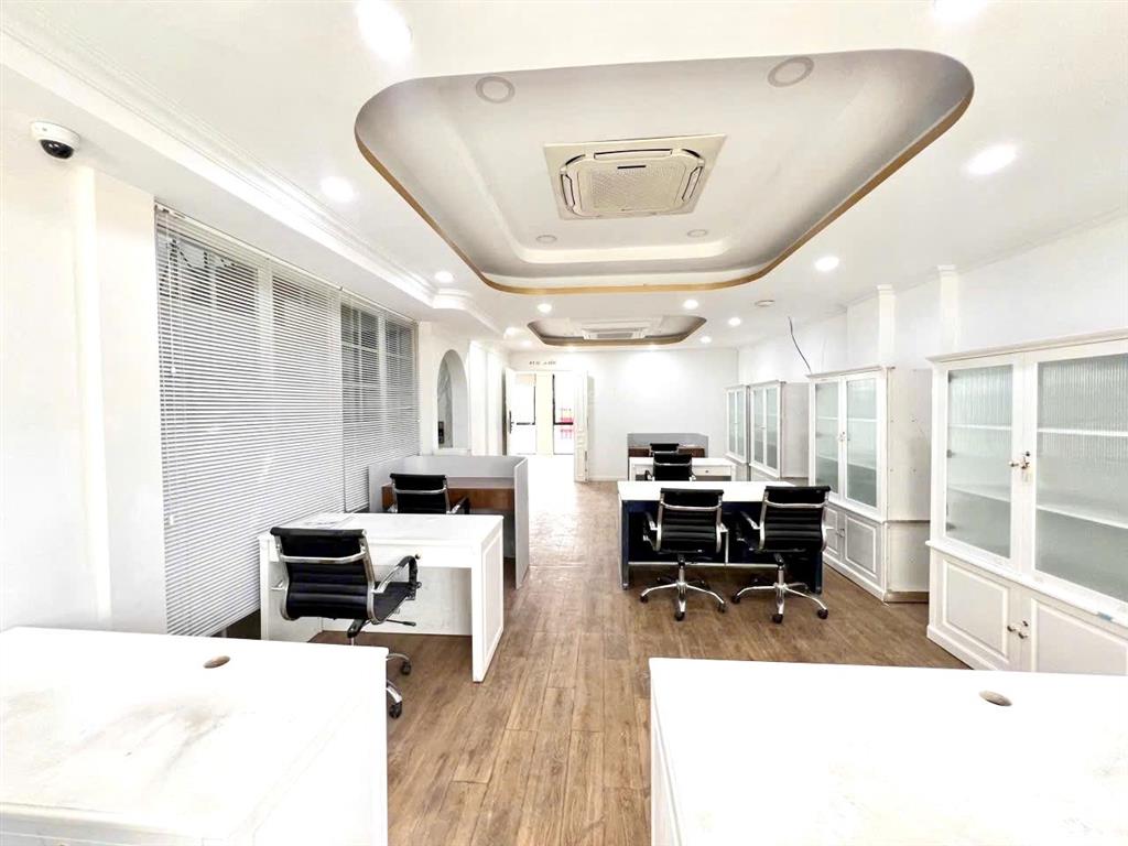 Cho thuê nhà! đường ba tháng hai, phường 10, quận 10! (7x25m)