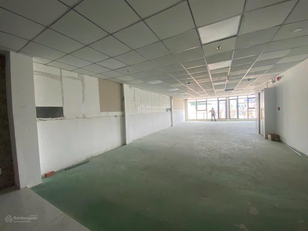 Cho thuê toà nhà! đường hồng bàng q5 (gần đại học y dược)  12x25m
