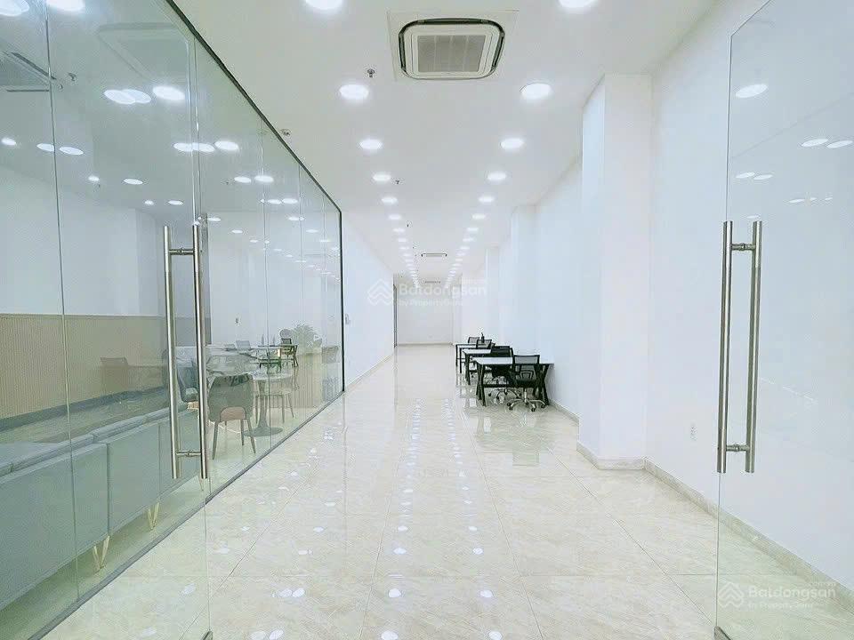 Cho thuê nhà! đường hai bà trưng, q3 (12x25)m  (gần nhà thờ đức bà)