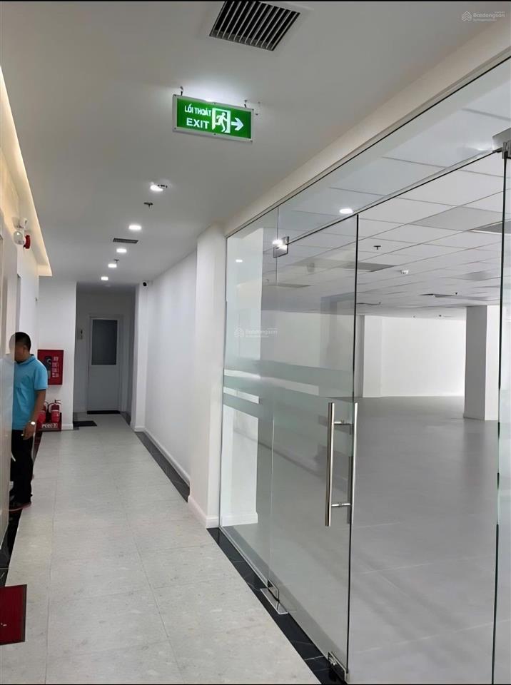 Cho thuê góc 2 mặt tiền! bình phú, phường 11 quận 6! (1900m2), nhà mới xây