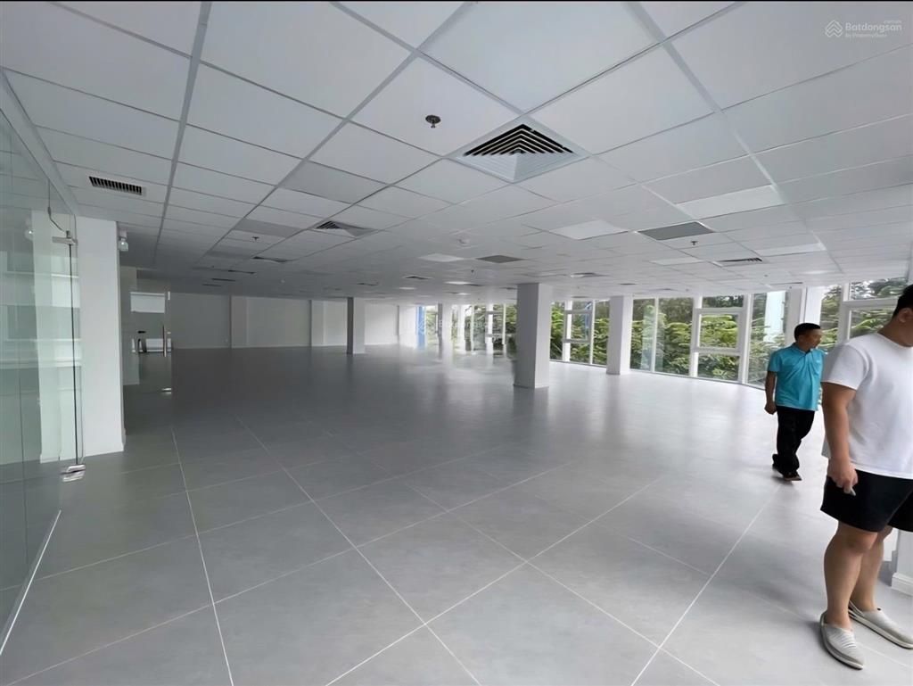Cho thuê góc 2 mặt tiền! bình phú, phường 11 quận 6! (1900m2), nhà mới xây