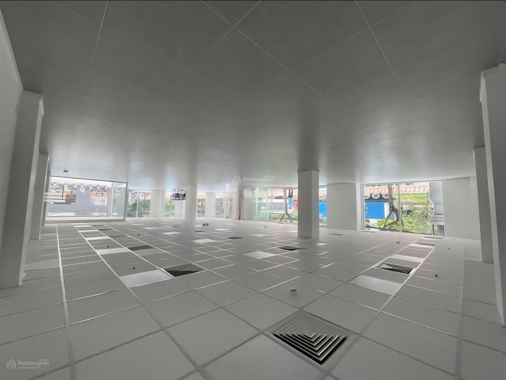 Cho thuê góc 2 mặt tiền! bình phú, phường 11 quận 6! (1900m2), nhà mới xây