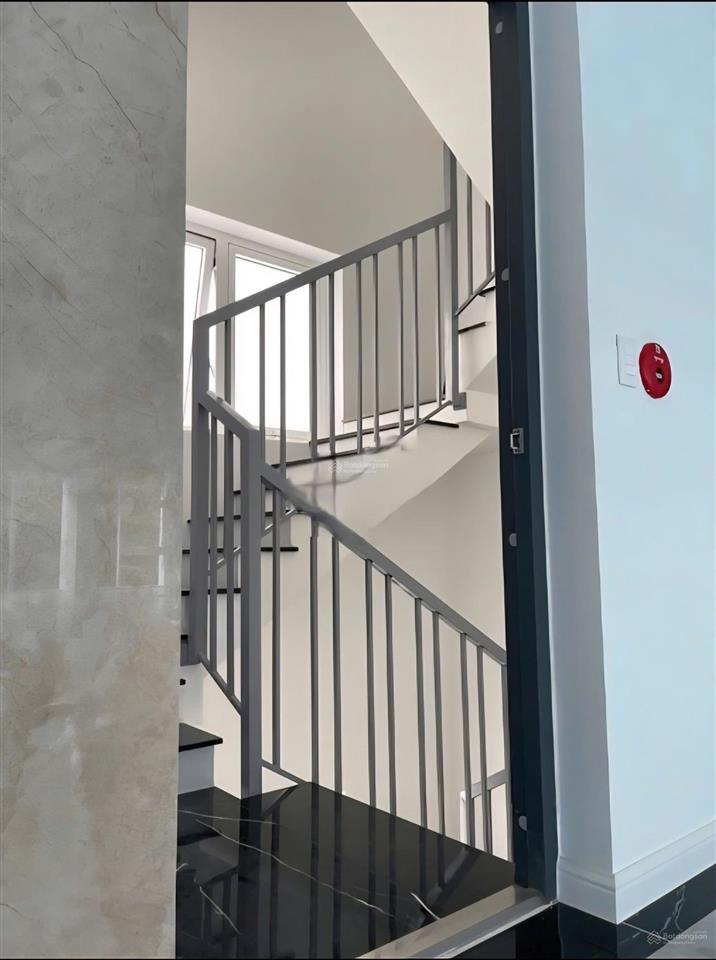 Cho thuê góc 2 mặt tiền! bình phú, phường 11 quận 6! (1900m2), nhà mới xây