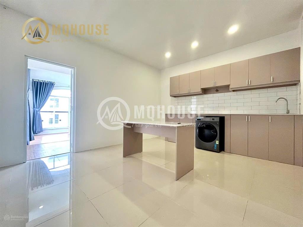 Cho thuê căn hộ 2 phòng ngủ mới 100% có ban công  dt 70m2  full nội thất ngay cầu bông