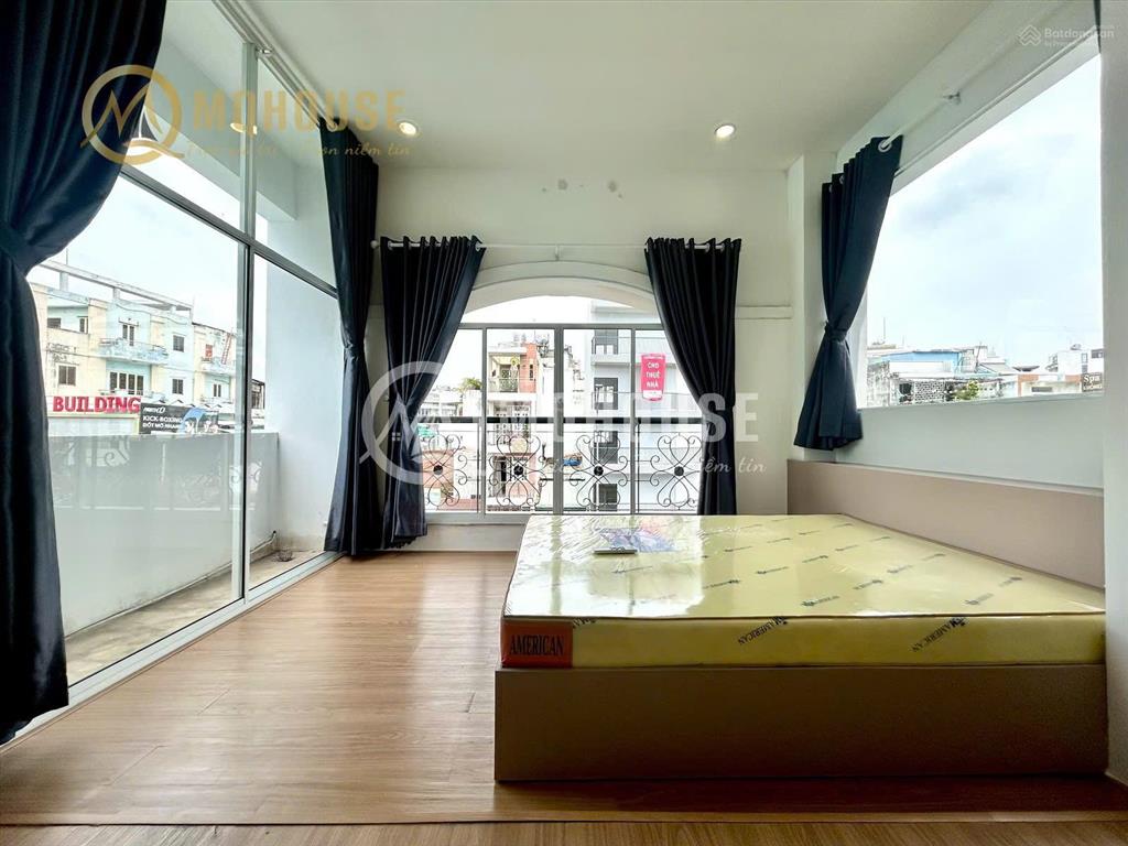 Cho thuê căn hộ 2 phòng ngủ mới 100% có ban công  dt 70m2  full nội thất ngay cầu bông