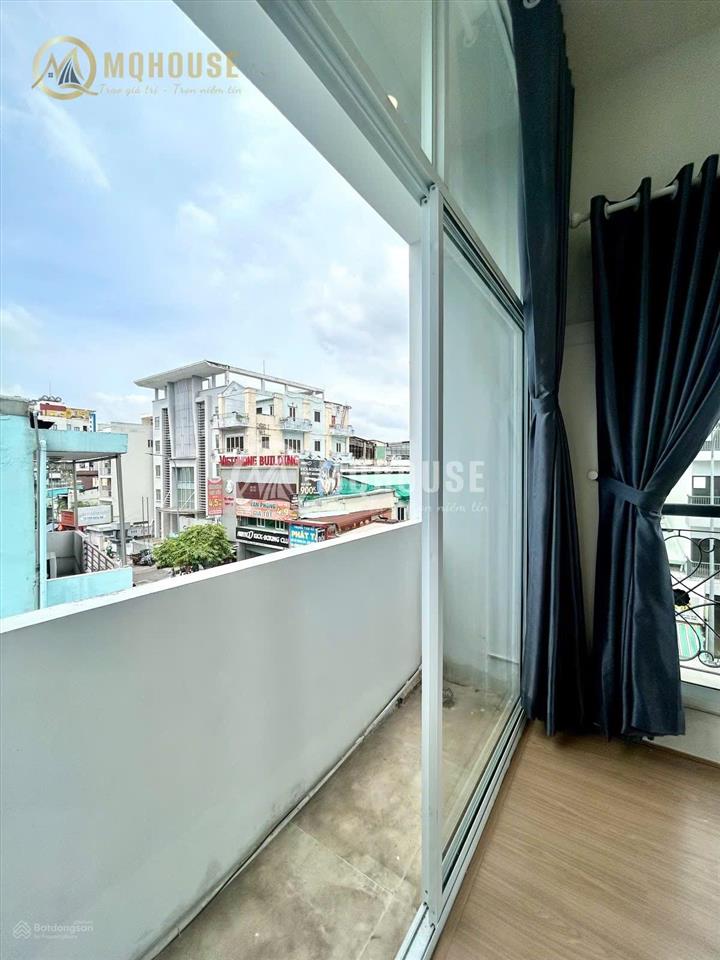 Cho thuê căn hộ 2 phòng ngủ mới 100% có ban công  dt 70m2  full nội thất ngay cầu bông