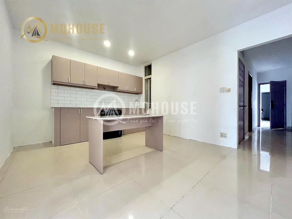 Cho thuê căn hộ 2 phòng ngủ mới 100% có ban công  dt 70m2  full nội thất ngay cầu bông