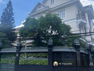 Bán nhà kiến trúc villas thảo điền (8x30m) 4 tầng, hồ bơi sân vườn, thuê 150tr, bán 37 tỷ