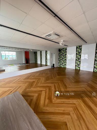 Bán nhà góc cách mạng tháng 8, ngay vòng xoay dân chủ quận 3 (9x22m) xd hầm 7 tầng, bán 40 tỷ