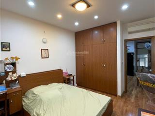 Nhà hẻm sát mặt tiền 10m điện biên phủ, dt 8x7m, 4 tầng ngay tt q3 nhà mới vào ở liền