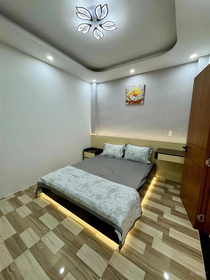 Nhà 2 mặt hẻm lê văn sỹ, dt 4,6x15m 4 tầng btct vào ở liền giá 9,9 tỷ