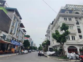 Chính chủ chuyển đi nước ngoài cần bán nhanh căn lk 135m2 khu đô thị văn khê, sđcc