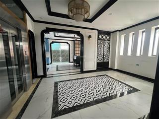 Chính chủ cho thuê lô góc khu d geleximco hoàn thiện có thang máy, full điều hoà, điện mặt trời