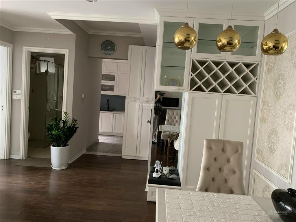 Cho thuê căn hộ 2pn full nội thất đẹp, nhà hướng mát, có slot để ôtô tại seasons avenue  hà đông