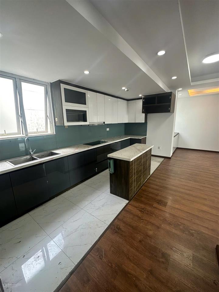 Tìm mua căn hộ 3pn (117m2), slot xe, hướng đn  với 8.5 tỷ (có thương lượng)