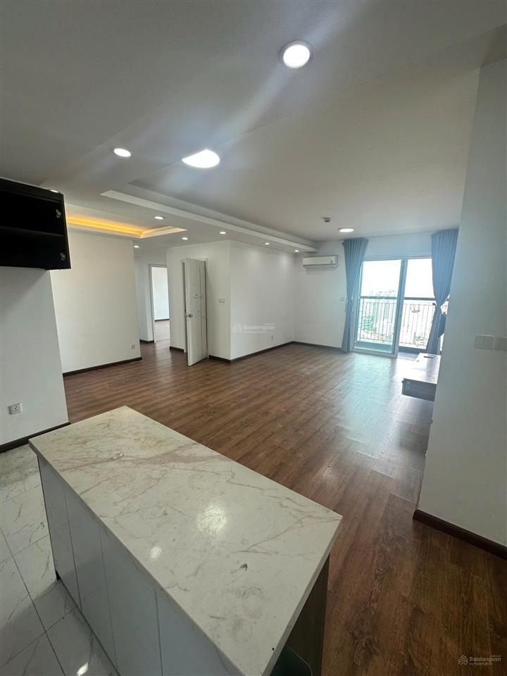Tìm mua căn hộ 3pn (117m2), slot xe, hướng đn  với 8.5 tỷ (có thương lượng)