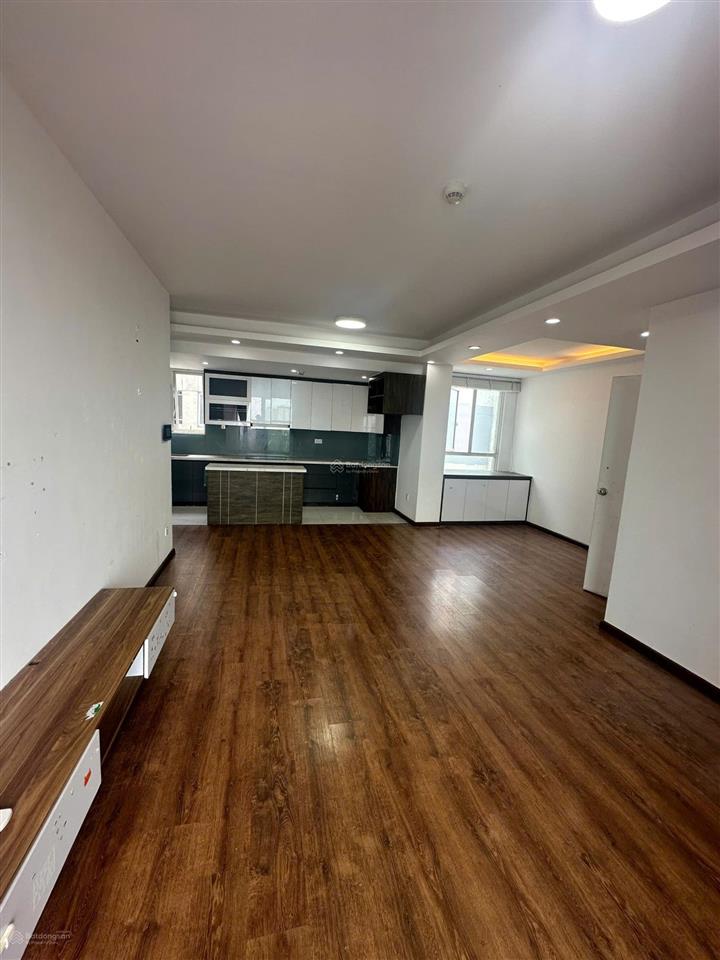Tìm mua căn hộ 3pn (117m2), slot xe, hướng đn  với 8.5 tỷ (có thương lượng)