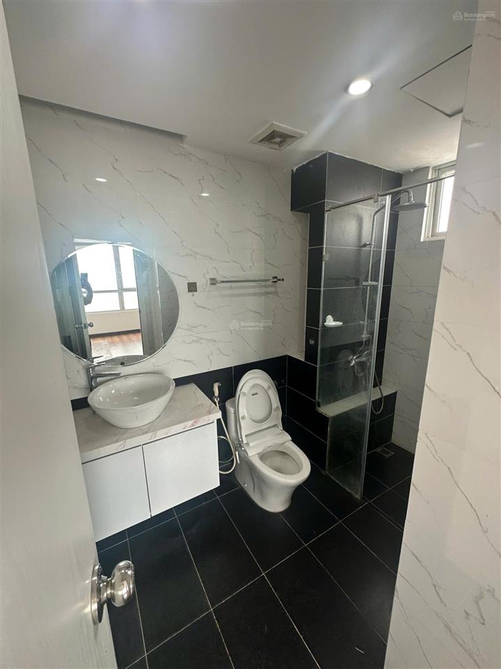 Tìm mua căn hộ 3pn (117m2), slot xe, hướng đn  với 8.5 tỷ (có thương lượng)