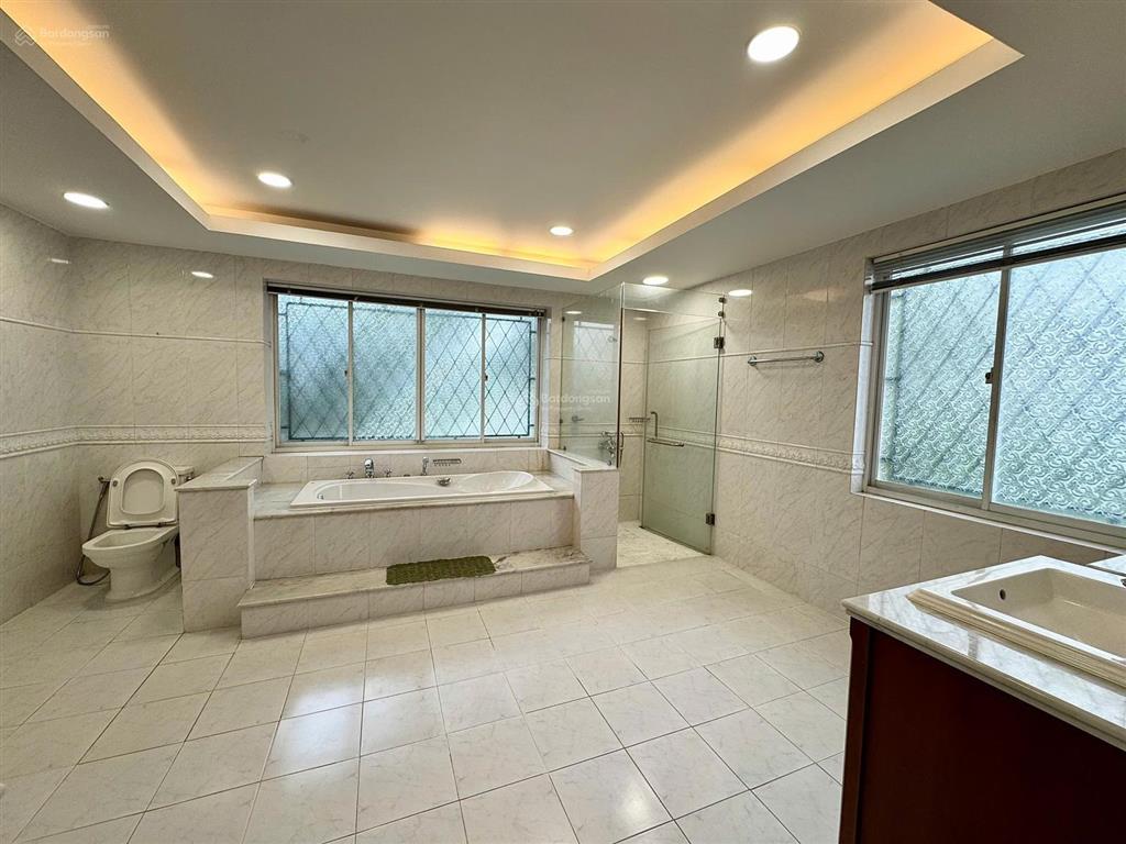 Cho thuê biệt thự sân vườn rộng (520m²  6pn) | trần não (q.2), tp. thủ đức