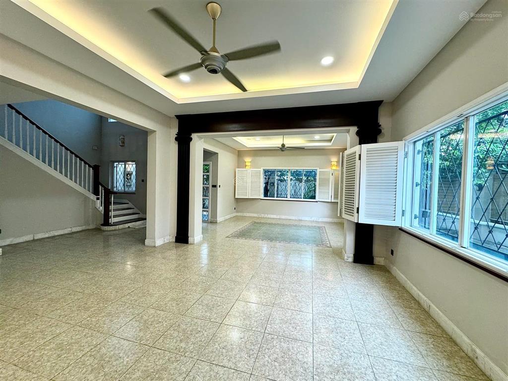 Cho thuê biệt thự sân vườn rộng (520m²  6pn) | trần não (q.2), tp. thủ đức