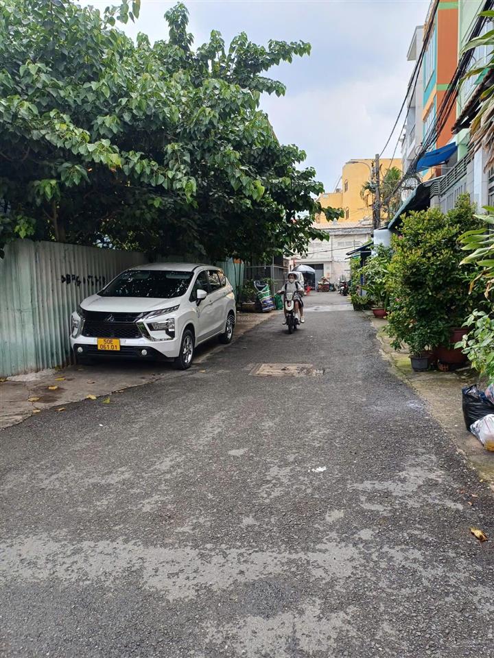 Nhà nở hậu 4,55m dài 10m đúc 3 tầng đường bến phú lâm