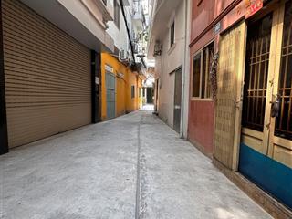 Nhà 1/ trần hưng đạo. dt 3.2m x 8m trệt lửng 2 lầu