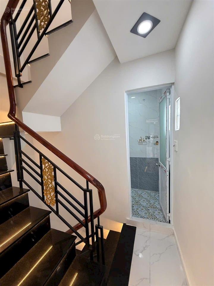 Nhà 3.2m dài 10m đúc 3 lầu hẻm 1/ đường an bình p5 q5