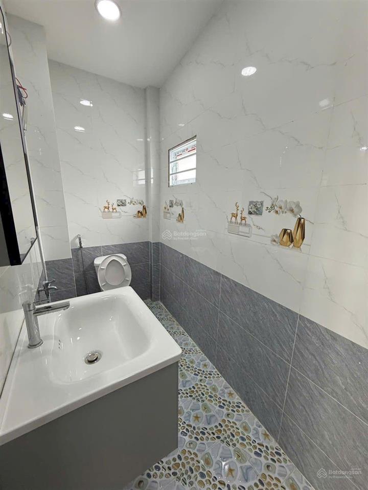 Nhà 3.2m dài 10m đúc 3 lầu hẻm 1/ đường an bình p5 q5