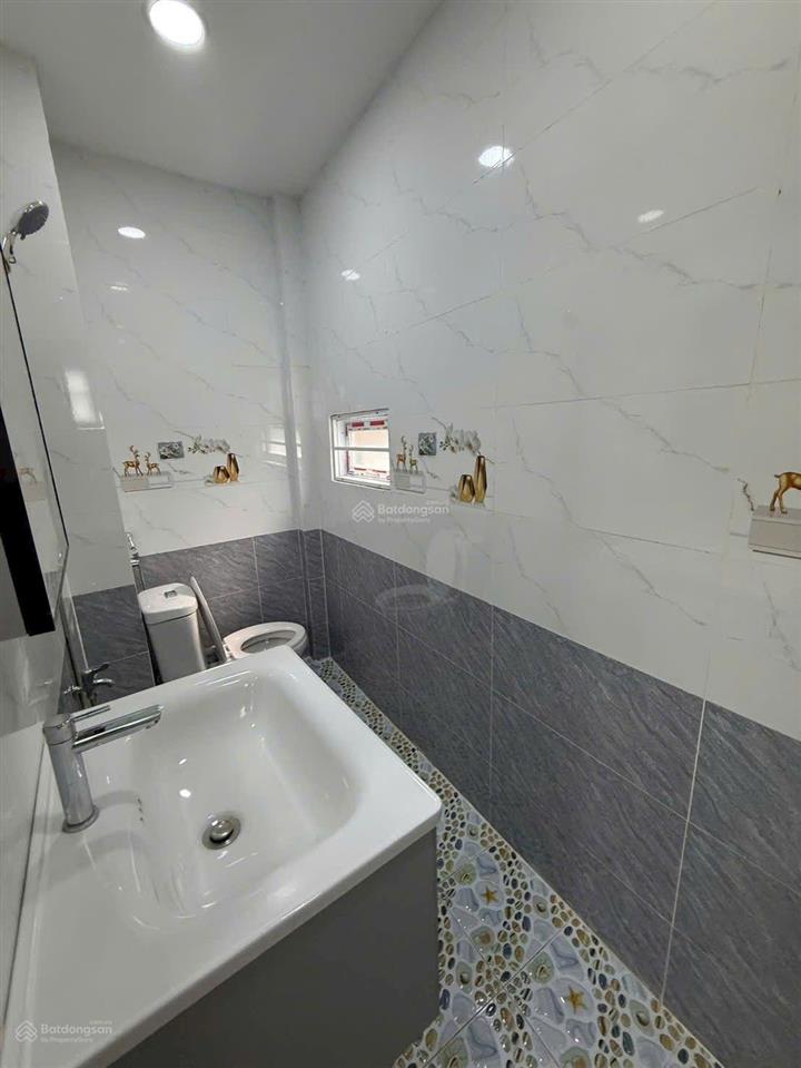 Nhà 3.2m dài 10m đúc 3 lầu hẻm 1/ đường an bình p5 q5