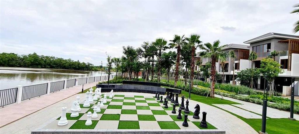 Tôi cần bán gấp biệt thự lavila kdc ven sông (sổ hồng) nhà 3 tầng giá 11 tỷ 800tr,  0909 904 ***