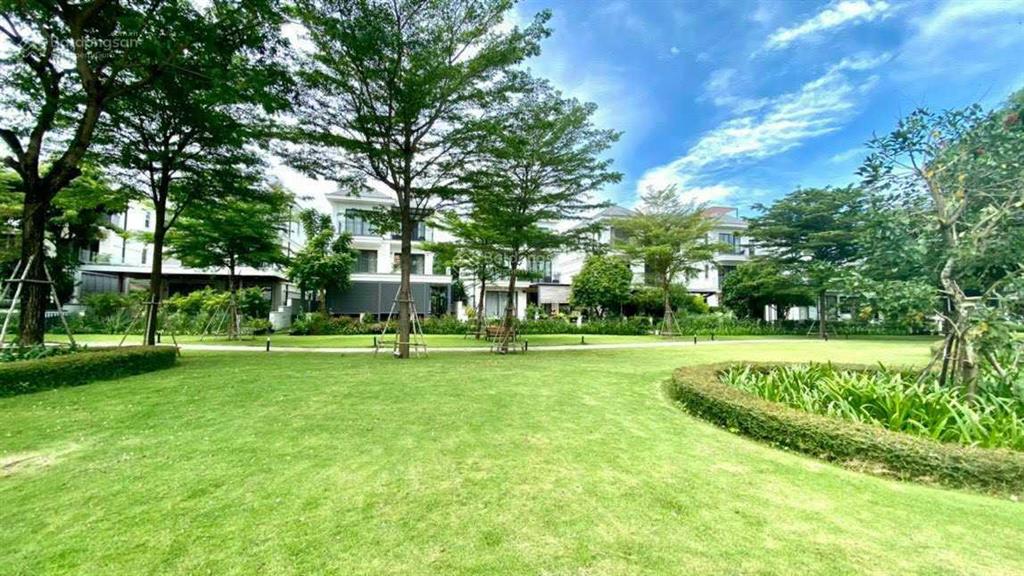 Bán gấp nhà phố nine south kdc ven sông giá 16 tỷ 800tr,  0909 904 ***
