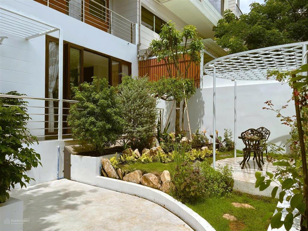 Chính chủ bán biệt thự galleria dt 7,15 x 24,5m (175m2) xd hầm, 4 lầu (giá 20 tỷ)  0909 904 ***