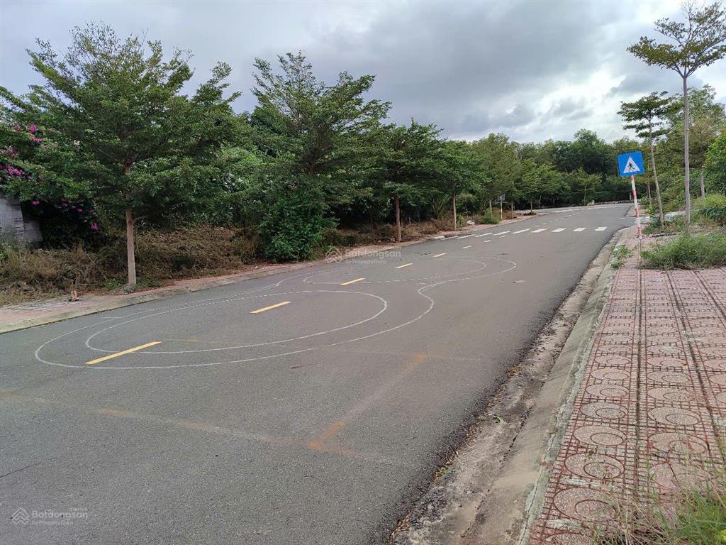 Chính chủ cần bán lô góc 2 mặt tiền đường rộng 16m, ngang 8m, full đất ở đô thị giá rẻ