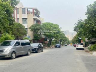 168 tr/m2 lô đất 10m x 20m đường trước nhà 12m khu trần não. ctxd hầm, 5 tầng, cách sông sg 200m