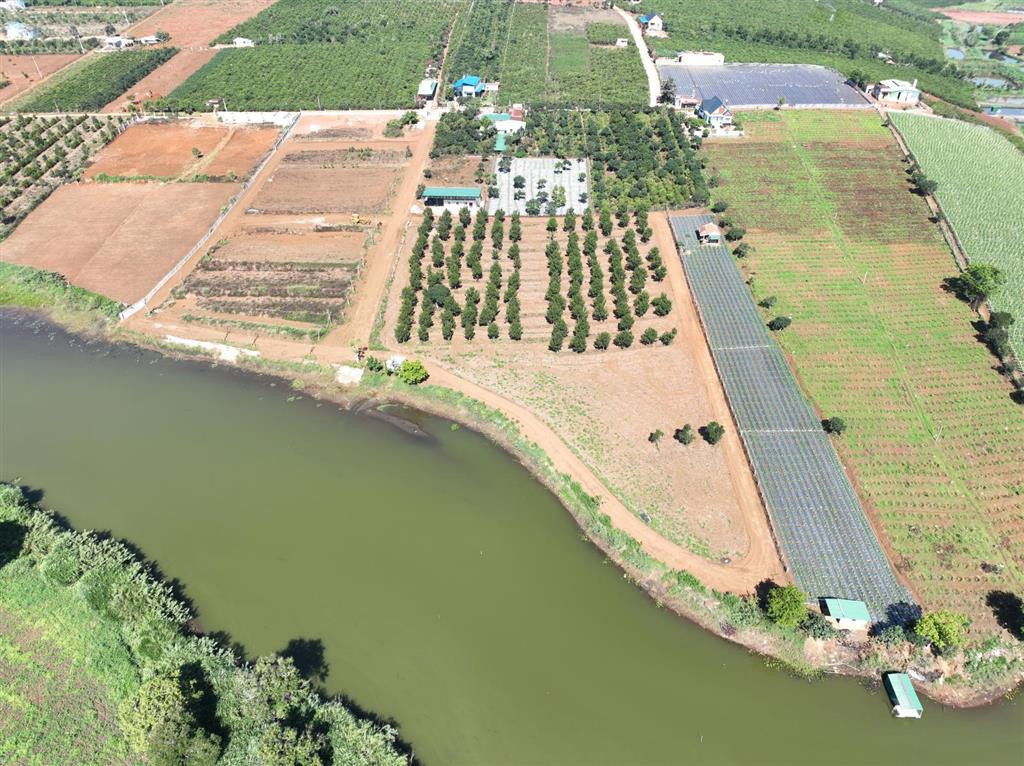 Cần bán gấp khu đất vàng giáp hồ diện tích 12185m2, có gần 7000m2 thổ cư