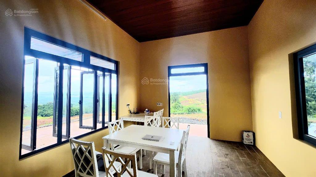 Cần bán mảnh vườn 9.734m2, view đỉnh cao, có đất ở, có nhà đẹp, đã hoàn thiện hạ tầng, rào, cổng