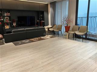Vinhomes d'capitale  3 ngủ 93m2, nhà đẹp đã sửa full đồ, bc đông nam view hồ/ giá thương lượng