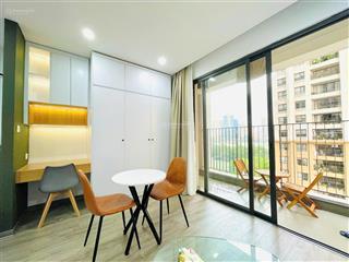 Bán căn studio view hồ, full đồ siêu đẹp tại vinhomes d'capitale  tòa c5, 38m2, 3.8 tỷ
