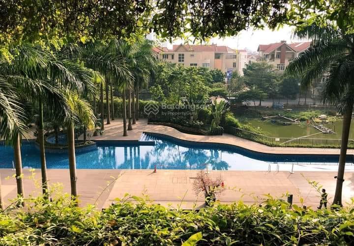 Căn hộ 3pn tại mulberry lane full đồ xịn, dt 137m2, tầng trung view bể bơi xanh mát giá 9,5 tỷ