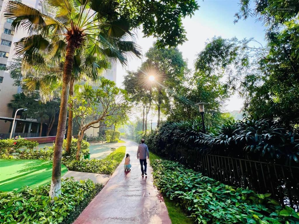 Căn hộ 3pn tại mulberry lane full đồ xịn, dt 137m2, tầng trung view bể bơi xanh mát giá 9,5 tỷ