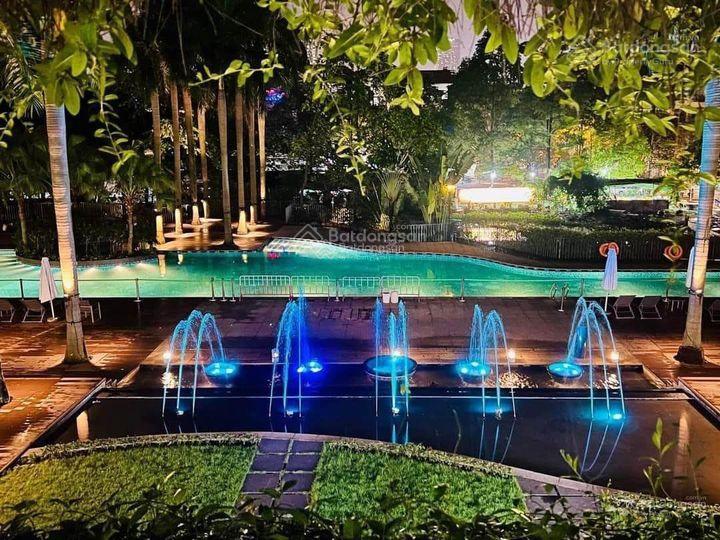 Căn hộ 3pn tại mulberry lane full đồ xịn, dt 137m2, tầng trung view bể bơi xanh mát giá 9,5 tỷ