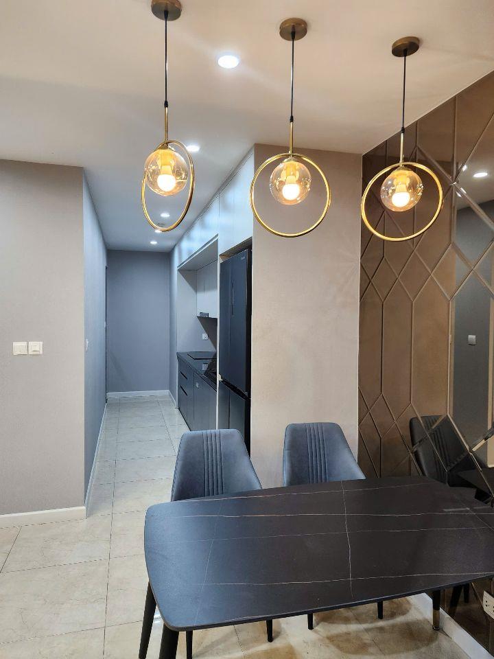 Cần bán gấp căn hộ VIEW HỒ tại Vinhomes D'Capitale tòa C6, giá tốt