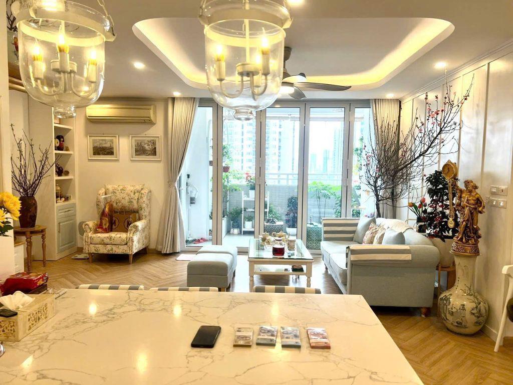 Bán căn hộ 3 ngủ dt 120m2 tại Hapulico Complex, SHLD, giá rẻ