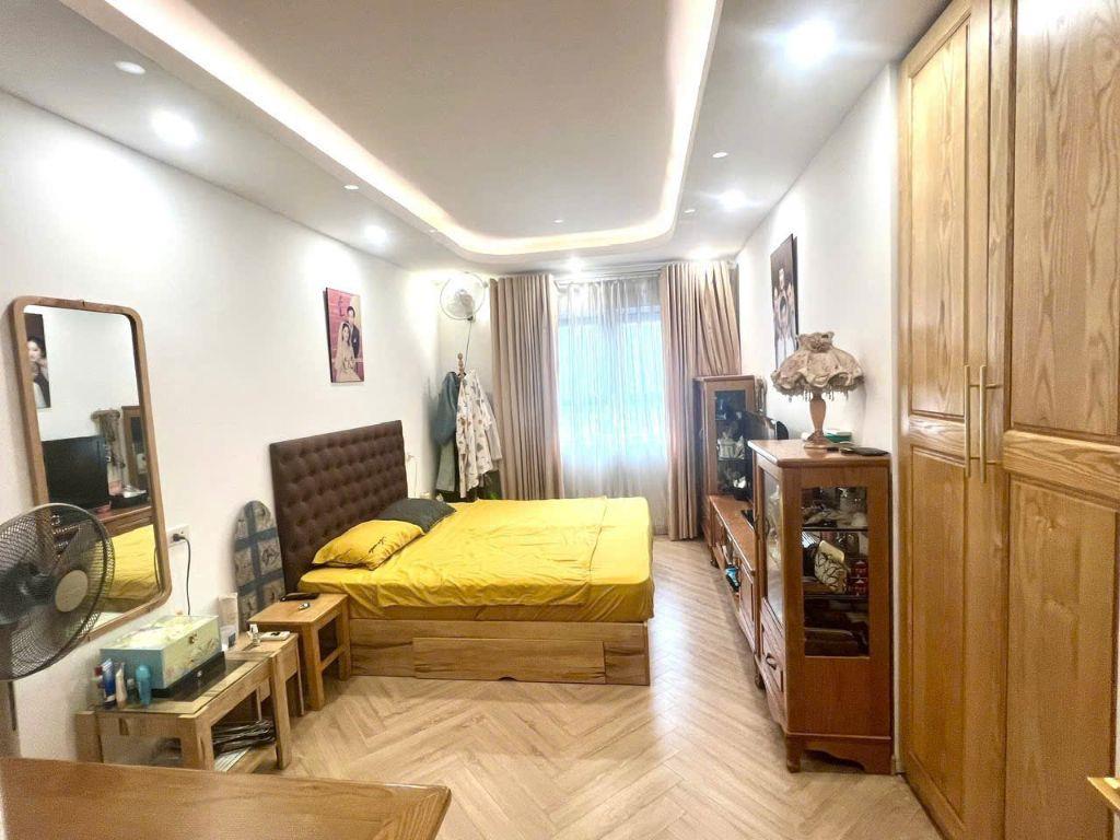 Bán căn hộ 3 ngủ dt 120m2 tại Hapulico Complex, SHLD, giá rẻ