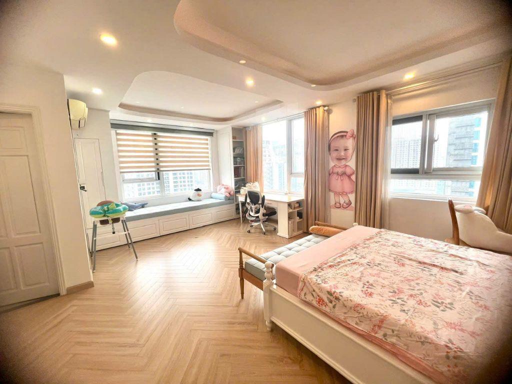 Bán căn hộ 3 ngủ dt 120m2 tại Hapulico Complex, SHLD, giá rẻ