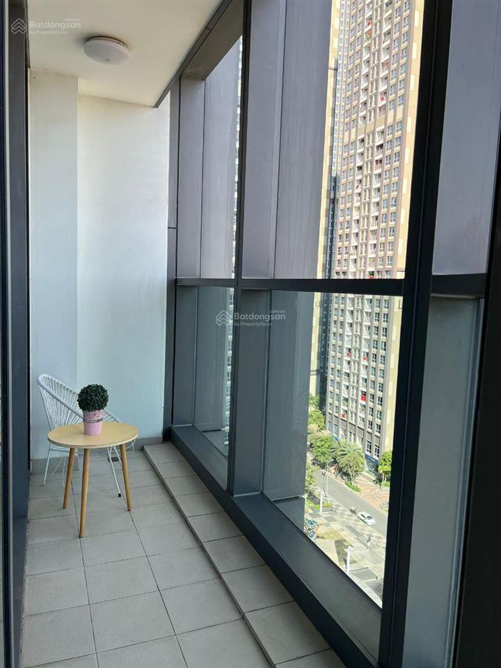 English below  cần bán 1pn 55m2 có sổ hồng tại tháp landmark 81  10,5 tỷ (giá thật).